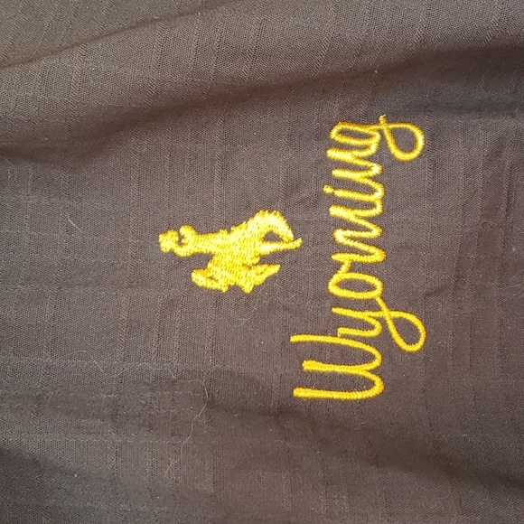 NYNE Coolmax Poplin University of Wyoming Brown Gold L/S Like New Shirt Large - Picture 2 of 4